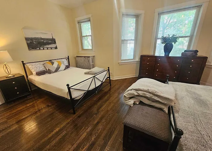 Apartment 2 Bedroom Unit In Uptown