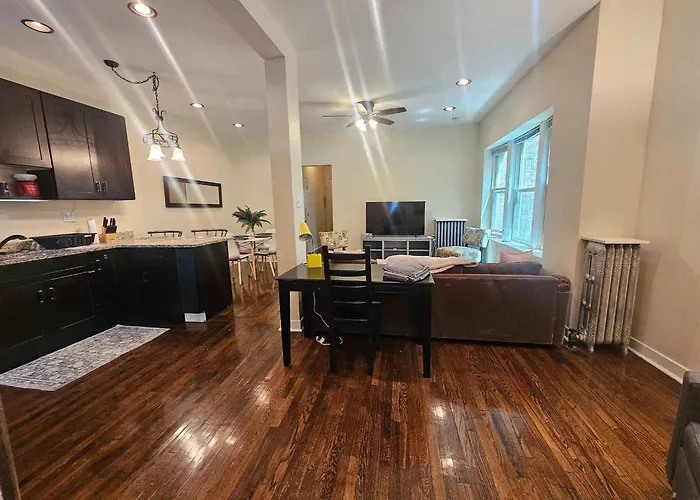 Apartment 2 Bedroom Unit In Uptown *