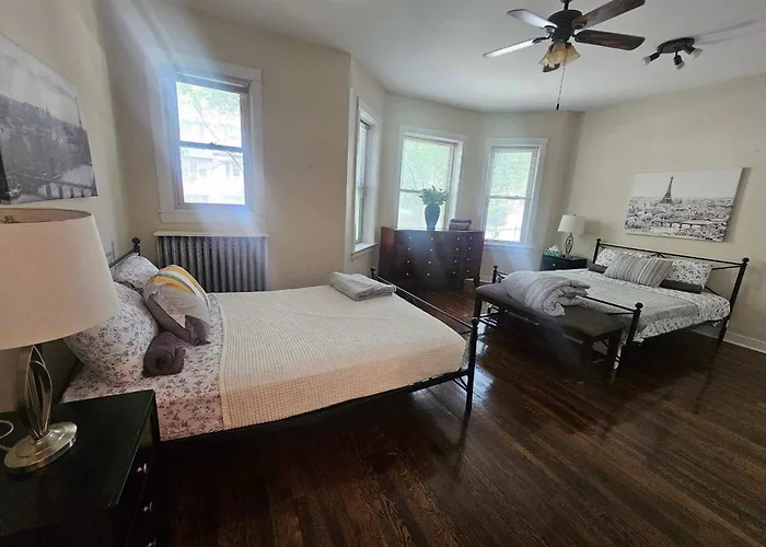 2 Bedroom Unit In Uptown