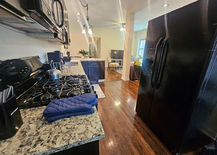 2 Bedroom Unit In Uptown